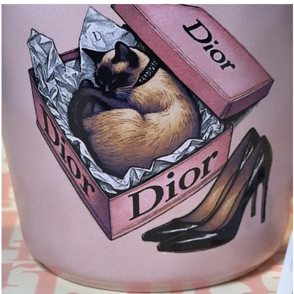 AMANDA GREENWOOD ART DIOR CAT DESIGN MUG - Picture 2 of 4